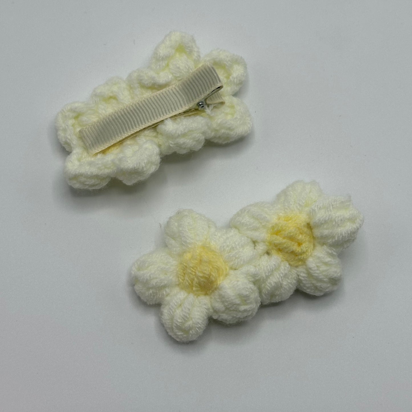 Crochet Daisy Clips - Creamy White